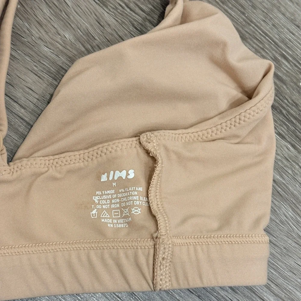 SKIMS Fits Everybody Triangle Bralette Clay Nude Tan Size Medium Wireless Bra - Picture 9 of 9